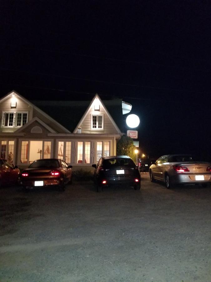 Hotel Au Vieux Bardeau Deschambault Exterior foto